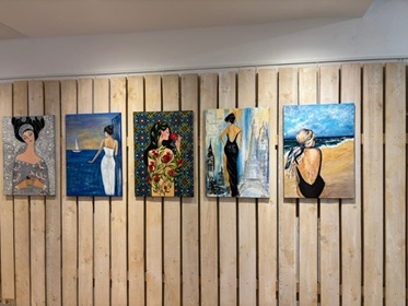 5 Frauen-Bilder der Künstlerin Sabina Reifenrath